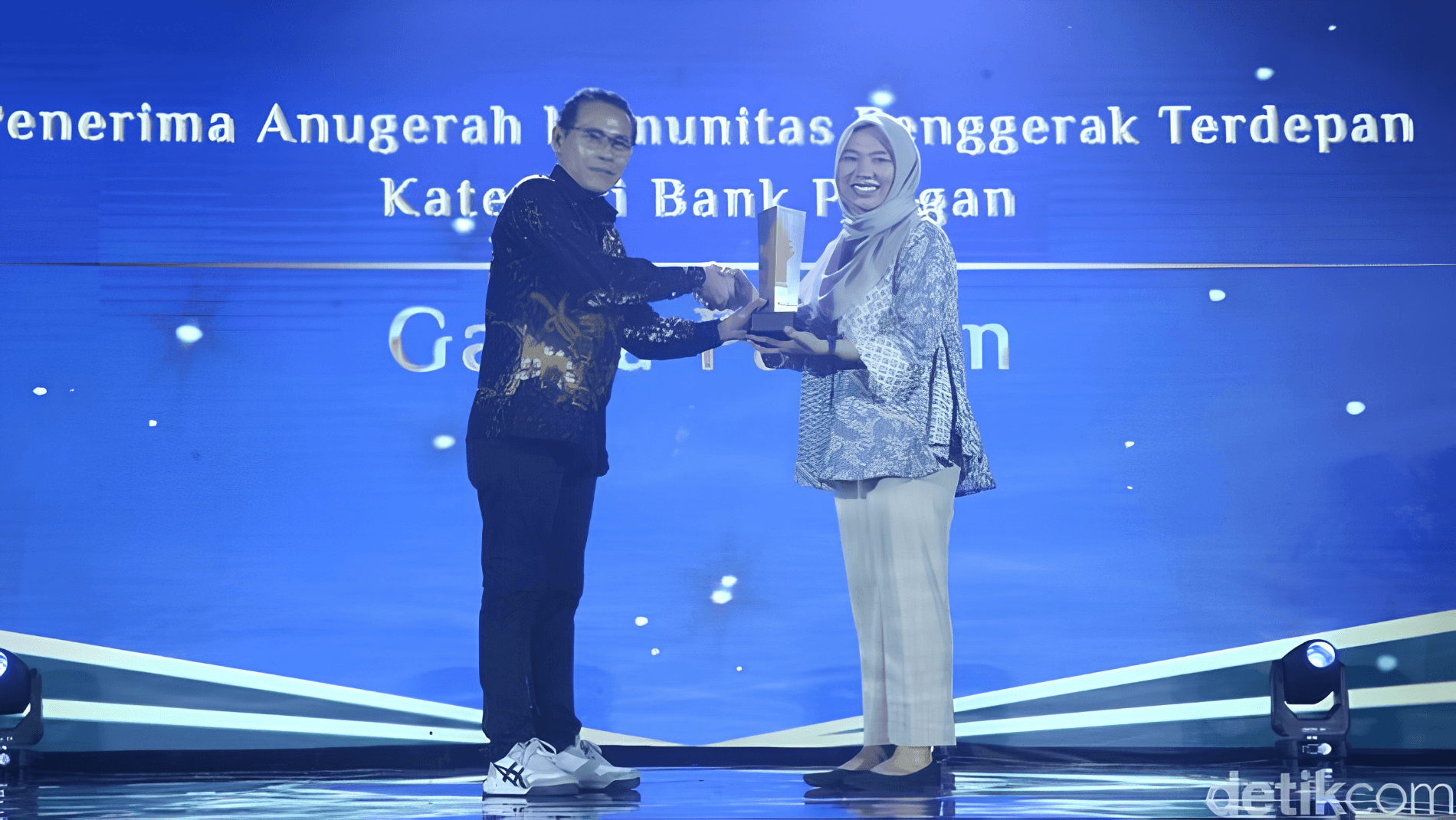 Leading Community Movement Award